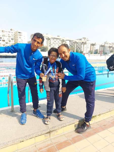 محمد محمود لاعب السكة الحديد نجم قادم في السباحه