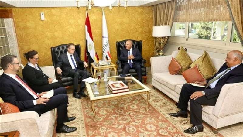 وزير النقل يبحث مع السفير الألماني بالقاهرة تعزيز التعاون المشترك