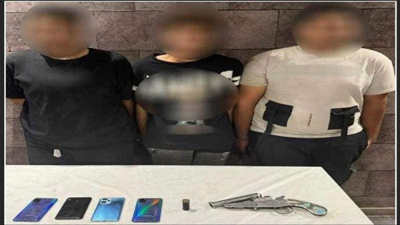 ضبط 3 أشخاص لسرقتهم هواتف المواطنين في الزيتون