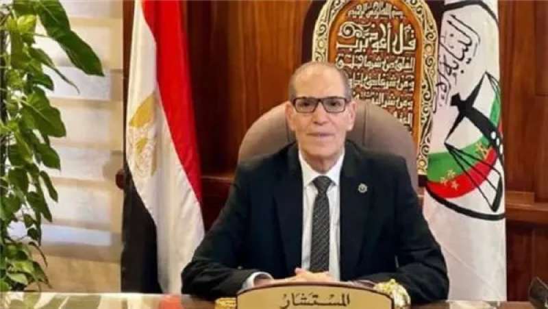 رئيس هيئة النيابة الإدارية يهنئ السيسي بحلول ذكرى ثورة 30 يونيو