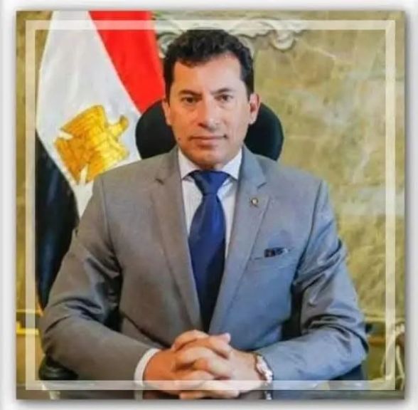 الكاتب الصحفي محمد حلمي يكتب...سؤال..لوزير الرياضة من وراء عدم إذاعة مباريات المحترفين