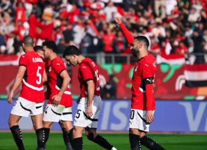 منتخب مصر يحقق انتصار صعب على جنوب افريقيا ب 10 لاعبين ويتأهل لدور ال16